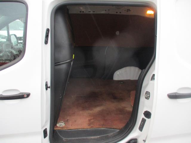 2019 Peugeot Partner 1000 1.5 Bluehdi 100 Professional Van (NV19WYC) Image 27