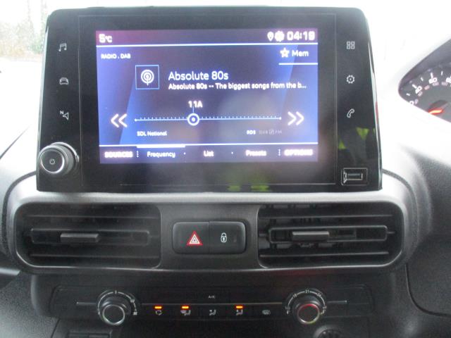 2019 Peugeot Partner 1000 1.5 Bluehdi 100 Professional Van (NV19WYC) Image 22