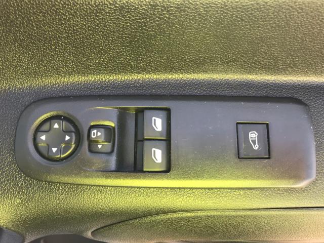 2019 Peugeot Partner STANDARD 1000 1.6 BLUEHDI 100 PROFESSIONAL EURO 6 (NV19YJA) Image 30