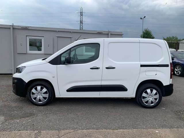 2019 Peugeot Partner 1000 1.5 Bluehdi 100 Professional Van, * Speed restricted to 70 Mph* (NV19ZCL) Image 9