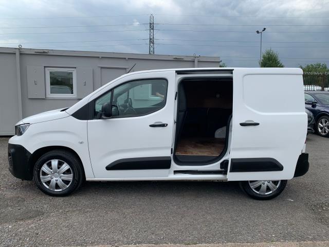 2019 Peugeot Partner 1000 1.5 Bluehdi 100 Professional Van, * Speed restricted to 70 Mph* (NV19ZCL) Image 8