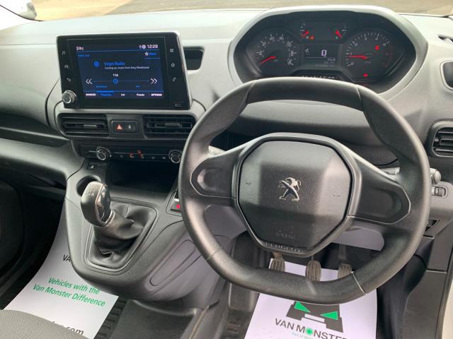 2019 Peugeot Partner 1000 1.5 Bluehdi 100 Professional Van, * Speed restricted to 70 Mph* (NV19ZCL) Image 17