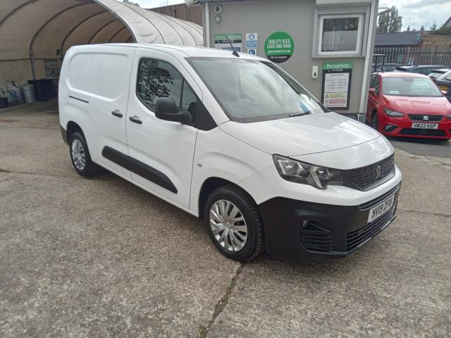 2019 Peugeot Partner 950 1.5 Bluehdi 100 Professional Van (NV19ZFM) Image 2