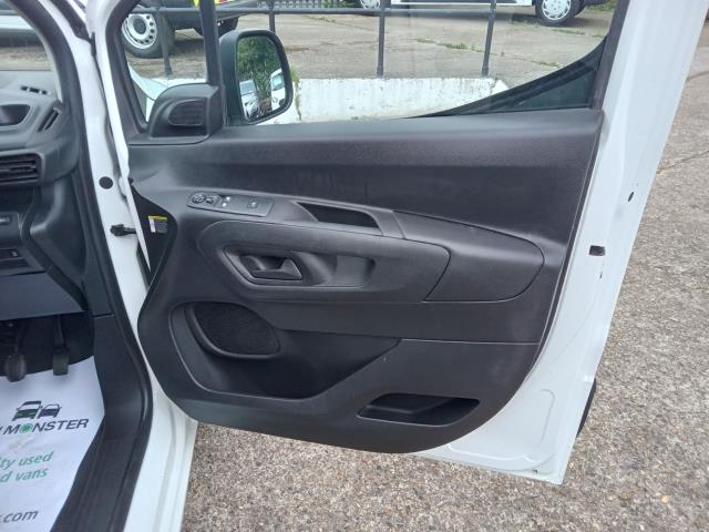 2019 Peugeot Partner 950 1.5 Bluehdi 100 Professional Van (NV19ZFM) Image 21