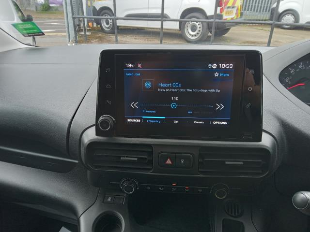 2019 Peugeot Partner 950 1.5 Bluehdi 100 Professional Van (NV19ZFM) Image 25