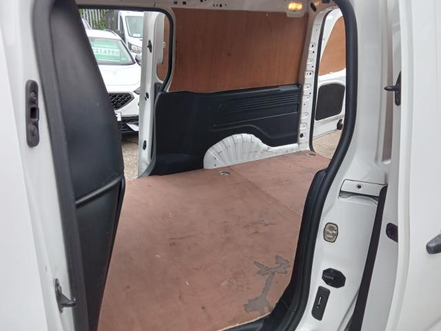 2019 Peugeot Partner 950 1.5 Bluehdi 100 Professional Van (NV19ZFM) Image 18