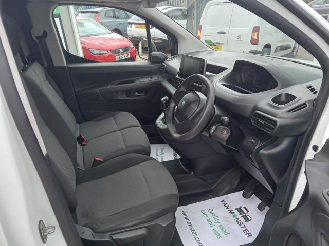 2019 Peugeot Partner 950 1.5 Bluehdi 100 Professional Van (NV19ZFM) Image 19