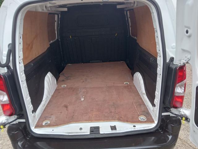 2019 Peugeot Partner 950 1.5 Bluehdi 100 Professional Van (NV19ZFM) Image 13