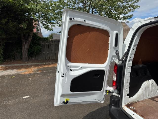 2020 Peugeot Partner 1000 1.5 Bluehdi 100 Professional Van (NV20BGZ) Image 49