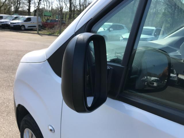 2020 Peugeot Partner 1000 1.5 Bluehdi 100 Professional Van (NV20CXO) Image 16