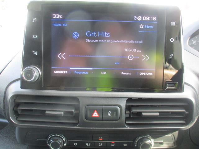 2020 Peugeot Partner STANDARD 1000 1.5 BLUE HDI 100PS PROFESSIONAL (NV20CYT) Image 19