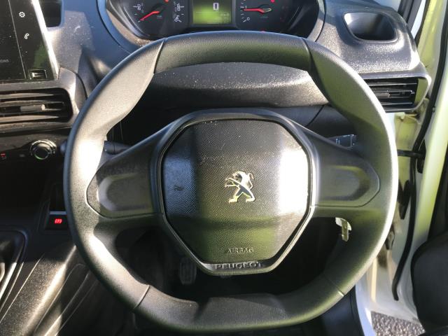2020 Peugeot Partner L2 950 1.5BLUE HDI 100PS PROFESSIONAL EURO 6 (NV20EDO) Image 17