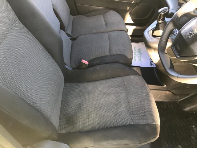 2020 Peugeot Partner L2 950 1.5BLUE HDI 100PS PROFESSIONAL EURO 6 (NV20EDO) Image 13