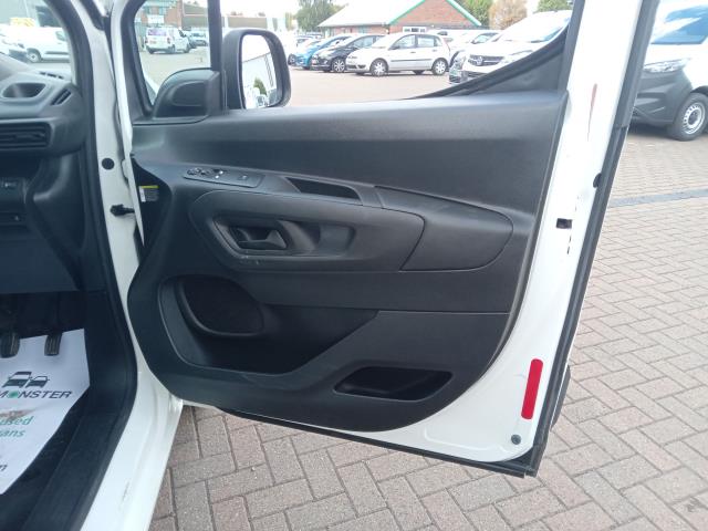 2020 Peugeot Partner 1000 1.5 Bluehdi 100 Grip Van (LIMITED TO 70MPH) (NV20EDR) Image 32