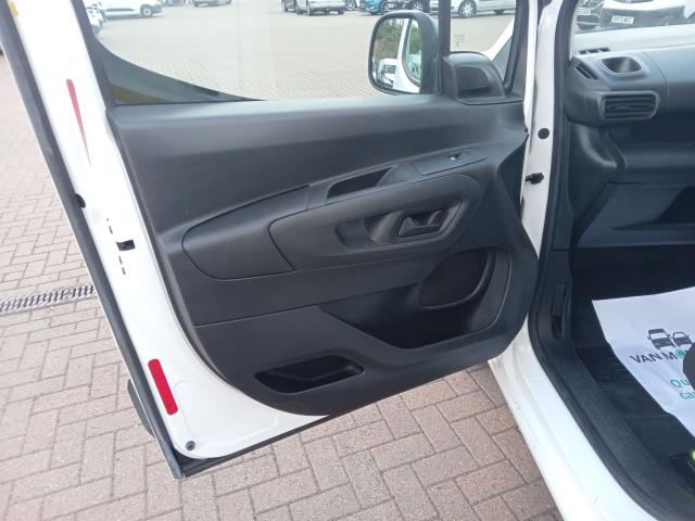 2020 Peugeot Partner 1000 1.5 Bluehdi 100 Grip Van (LIMITED TO 70MPH) (NV20EDR) Image 29
