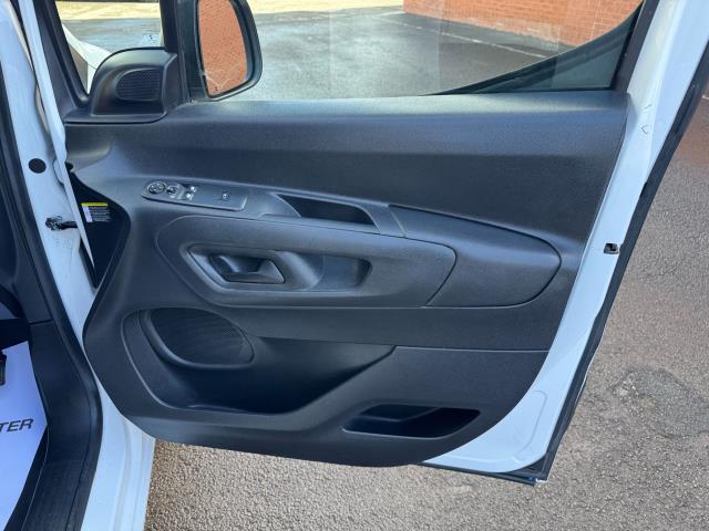 2020 Peugeot Partner 1000 1.5 Bluehdi 100 Grip Van (NV20EEB) Image 18