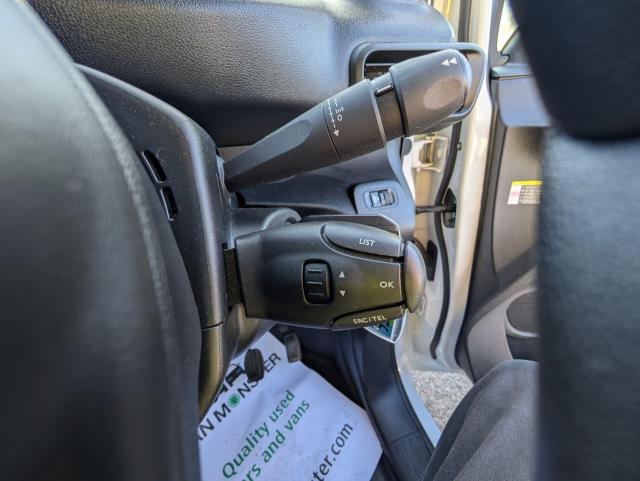 2020 Peugeot Partner 850 1.5 Bluehdi 100 Professional Crew Van (NV20EWR) Image 21