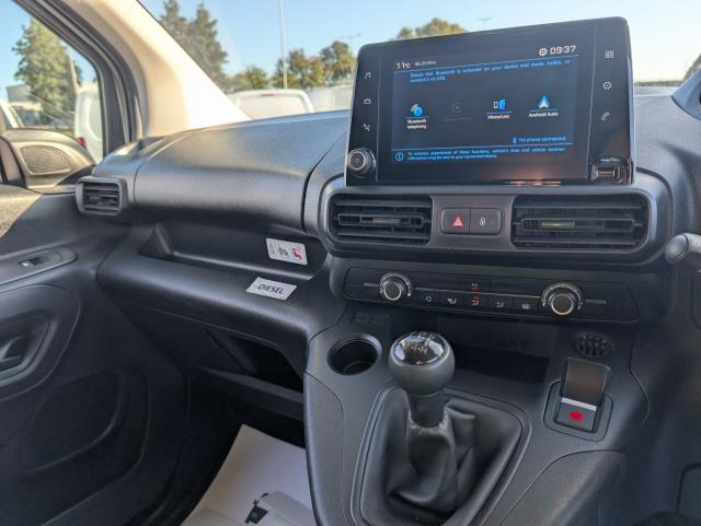 2020 Peugeot Partner 850 1.5 Bluehdi 100 Professional Crew Van (NV20EWR) Image 27