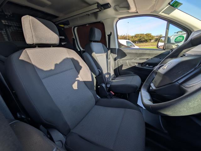 2020 Peugeot Partner 850 1.5 Bluehdi 100 Professional Crew Van (NV20EWR) Image 16