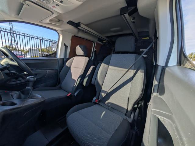 2020 Peugeot Partner 850 1.5 Bluehdi 100 Professional Crew Van (NV20EWR) Image 19