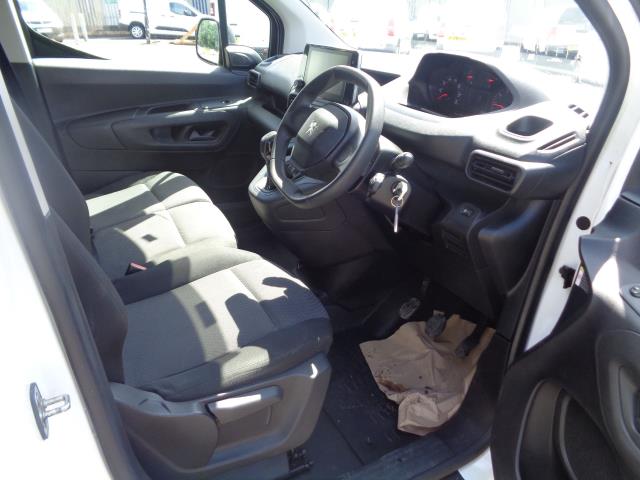 2020 Peugeot Partner 1000 1.5 Bluehdi 100 Professional Van (NV20EZX) Image 21