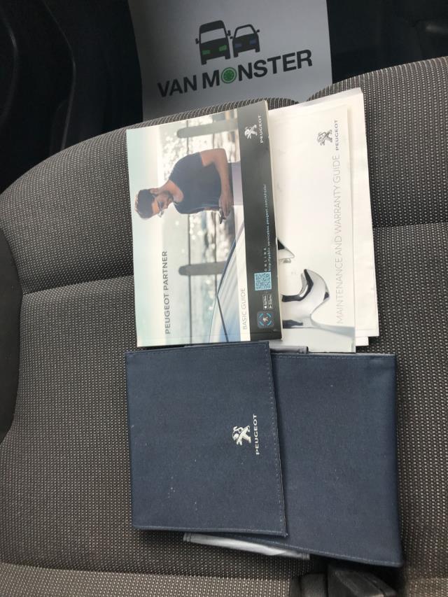 2020 Peugeot Partner 1000 1.5 Bluehdi 100 Professional Van (NV20FBA) Image 32