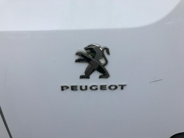 2020 Peugeot Partner 1000 1.5 Bluehdi 100 Professional Van (NV20FBJ) Image 19