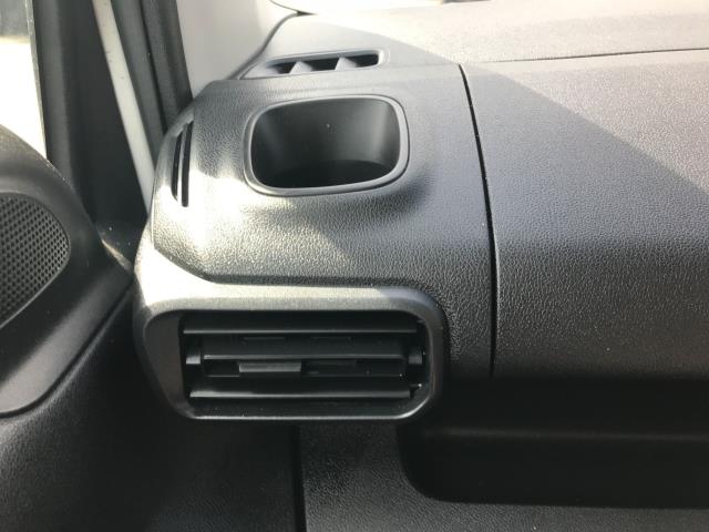 2020 Peugeot Partner 1000 1.5 Bluehdi 100 Professional Van (NV20FCC) Image 30