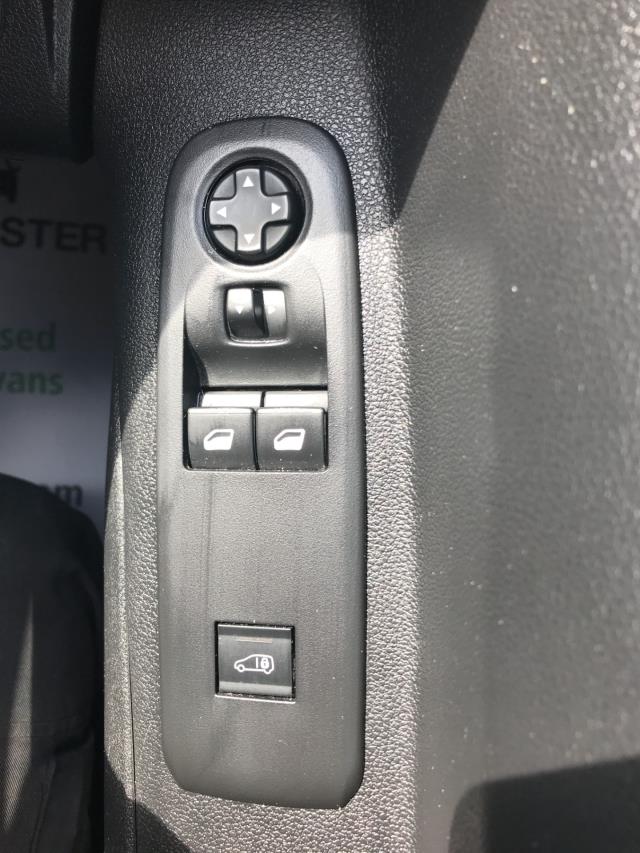 2020 Peugeot Partner 1000 1.5 Bluehdi 100 Professional Van (NV20FCC) Image 28