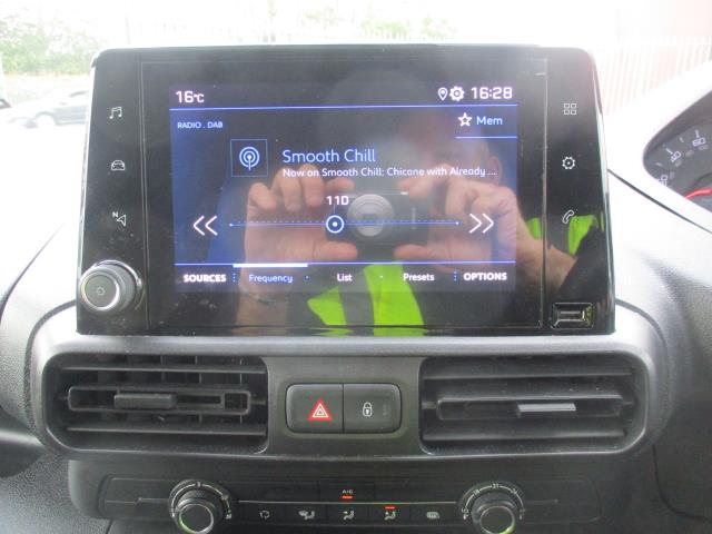 2020 Peugeot Partner 1000 1.5 Bluehdi 100 Professional Van (NV20FCE) Image 19