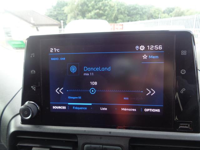 2020 Peugeot Partner 1000 1.5 Bluehdi 100 Professional Van (NV20FDN) Image 26
