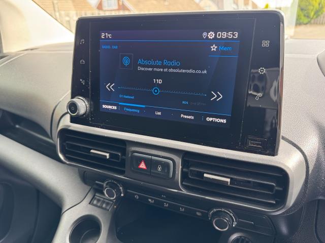 2020 Peugeot Partner 1000 1.5 Bluehdi 100 Professional Van Euro 6 SPEED RESTRICTED 70 MPH  (NV20GVW) Image 23