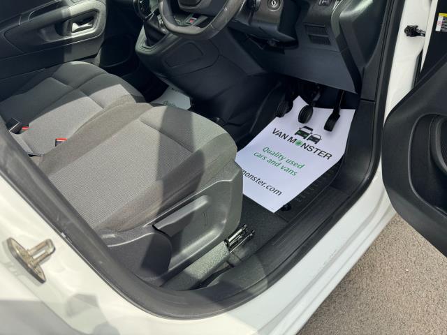 2020 Peugeot Partner 1000 1.5 Bluehdi 100 Professional Van Euro 6 SPEED RESTRICTED 70 MPH  (NV20GVW) Image 17