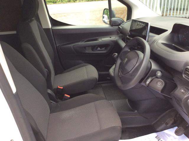 2020 Peugeot Partner 850 1.5 Bluehdi 100 Professional Crew Van (NV20GYB) Image 19
