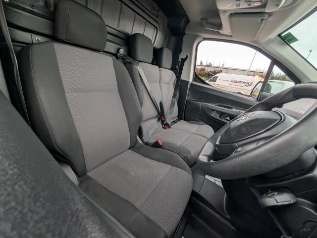 2020 Peugeot Partner 1000 1.5 Bluehdi 100 Professional Van (NV20HCJ) Image 16