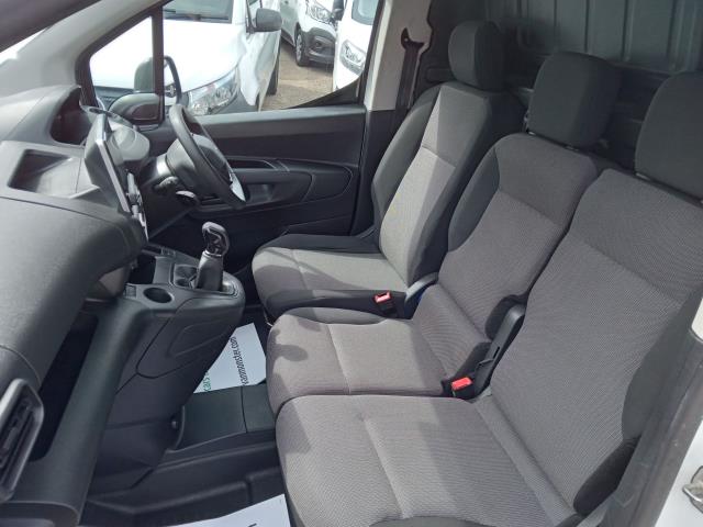 2020 Peugeot Partner 1000 1.5 Bluehdi 100 Professional Van (NV20HHC) Image 17