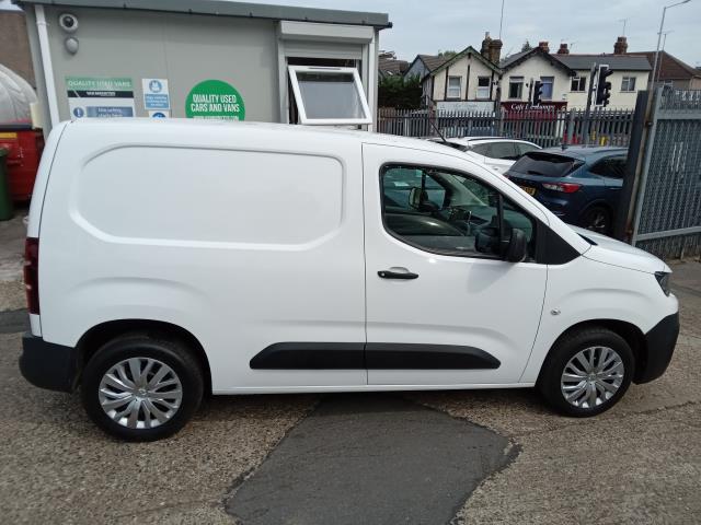 2020 Peugeot Partner 1000 1.5 Bluehdi 100 Professional Van (NV20HHC) Image 8