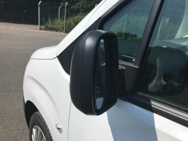 2021 Peugeot Partner 1000 1.5 Bluehdi 100 Professional Van (NV21AUU) Image 16