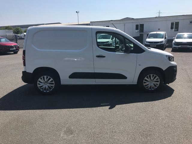 2021 Peugeot Partner 1000 1.5 Bluehdi 100 Professional Van (NV21AUU) Image 12