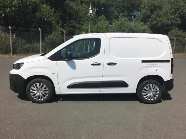 2021 Peugeot Partner 1000 1.5 Bluehdi 100 Professional Van (NV21AUU) Image 4