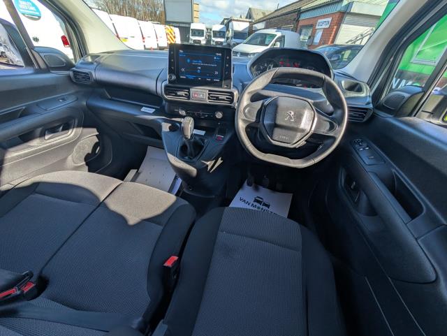 2021 Peugeot Partner 1000 1.5 Bluehdi 100 Professional Van (NV21BHZ) Image 16