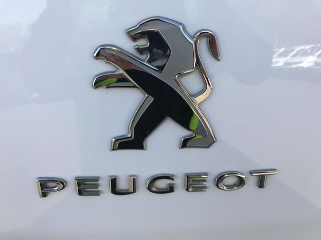 2021 Peugeot Expert 1400 2.0 Bluehdi 120 Professional Van (NV21BNZ) Image 20