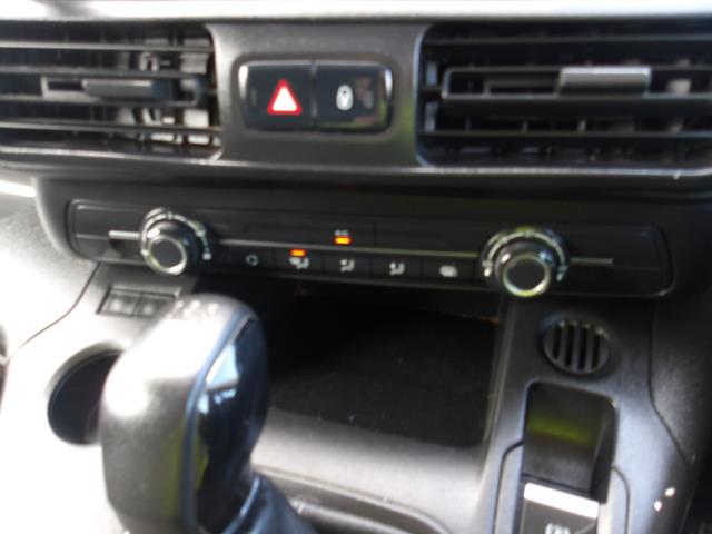 2021 Peugeot Partner 1000 1.5 Bluehdi 100 Professional Van (NV21BYK) Image 30