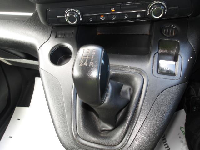 2021 Peugeot Partner 1000 1.5 Bluehdi 100 Professional Van (NV21BYK) Image 31