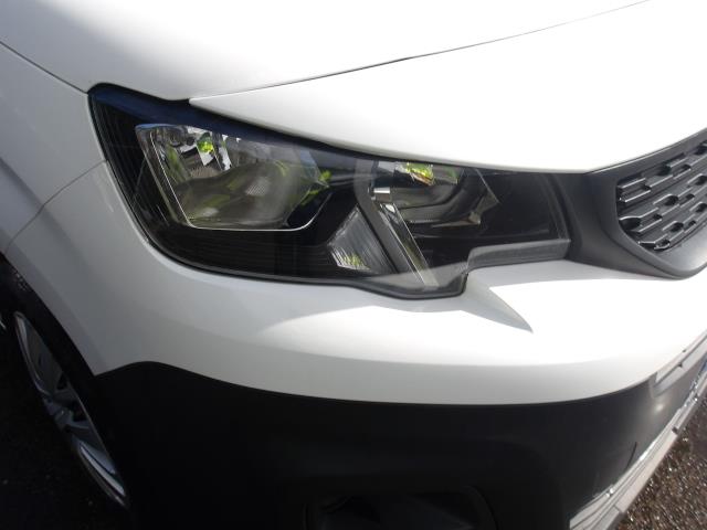 2021 Peugeot Partner 1000 1.5 Bluehdi 100 Professional Van (NV21BYK) Image 12