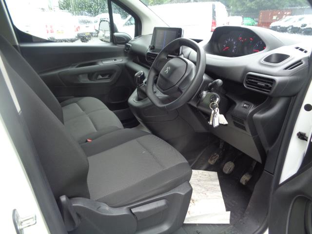 2021 Peugeot Partner 1000 1.5 Bluehdi 100 Professional Van (NV21BYW) Image 11