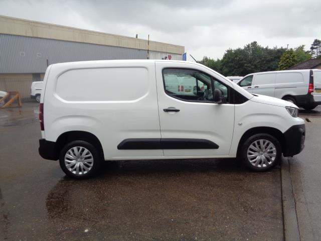 2021 Peugeot Partner 1000 1.5 Bluehdi 100 Professional Van (NV21BYW) Image 9