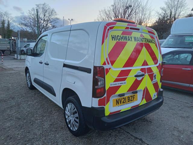 2021 Peugeot Partner 1000 1.5 Bluehdi 100 Professional Van (NV21BZF) Image 10