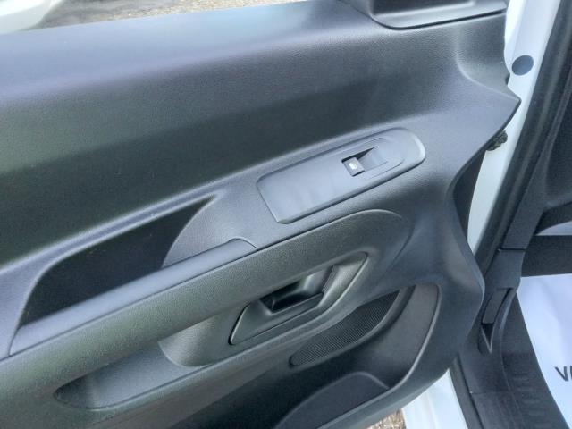 2021 Peugeot Partner 1000 1.5 Bluehdi 100 Professional Van (NV21BZF) Image 18