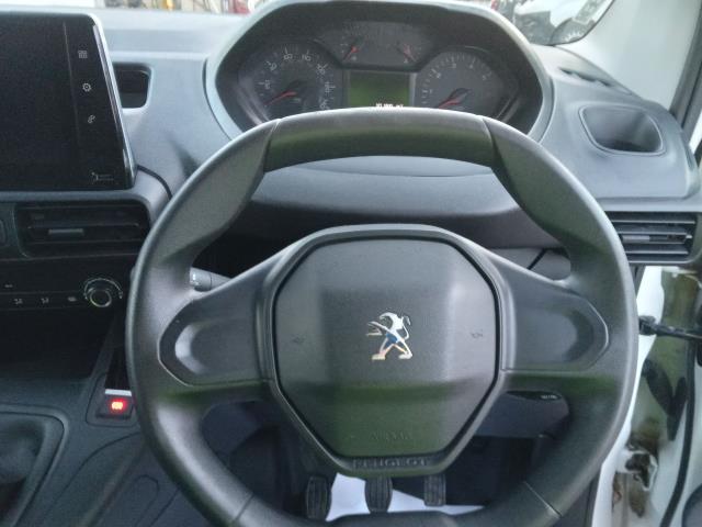 2021 Peugeot Partner 1000 1.5 Bluehdi 100 Professional Van (NV21BZF) Image 25